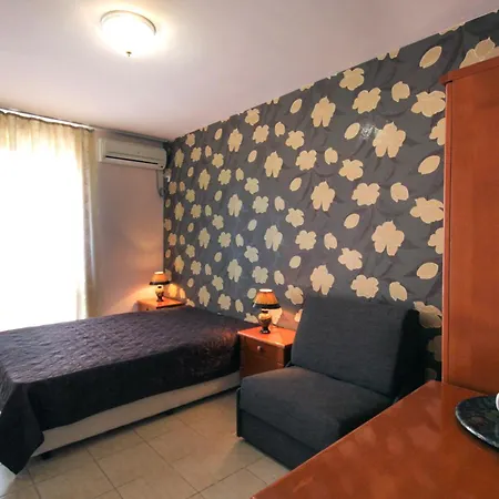 Отель Family Kosko 3*