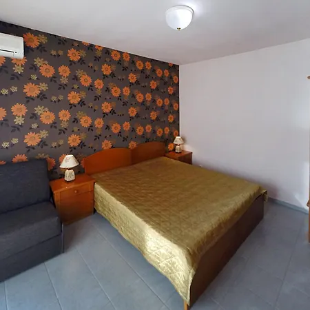 Отель Family Kosko 3*